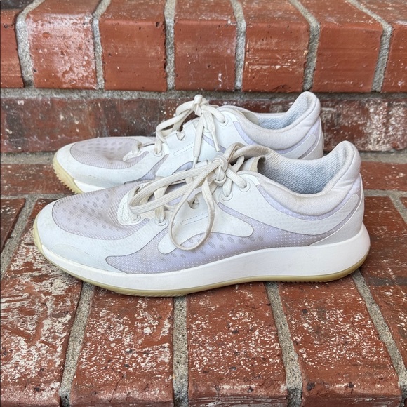 Lululemon Strongfeel Womens Training Shoe - Natural Ivory  Lululemon Strongfeel Trainers Athletic Shoes Womens White Size 9.5 Gym Sneakers